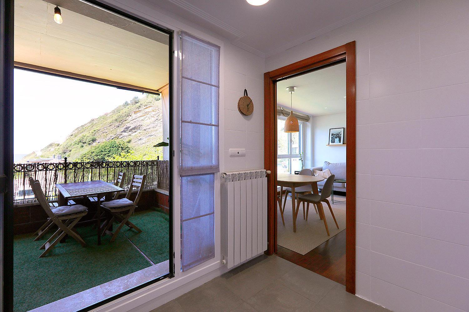 Apartment San Sebastian On The Garage
